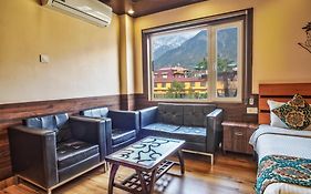 Hotel Buddha House Himalayan Brothers
